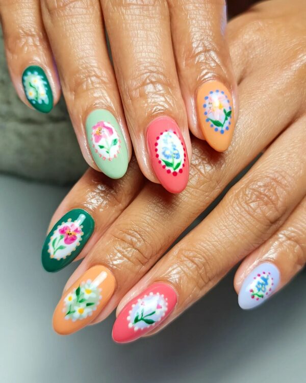 Vintage cottagecore nail art