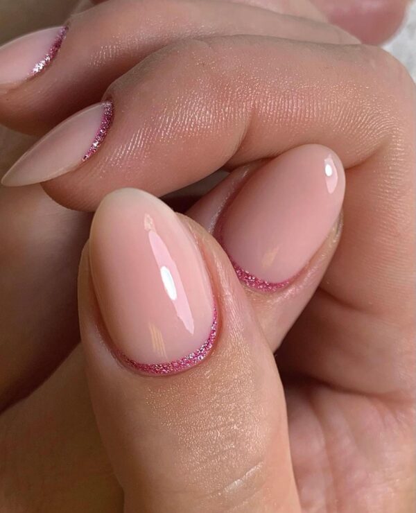 Romantic Sparkle Nails in nude and pink