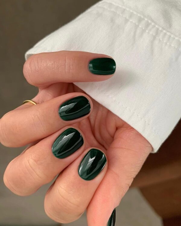 Short glossy green nails