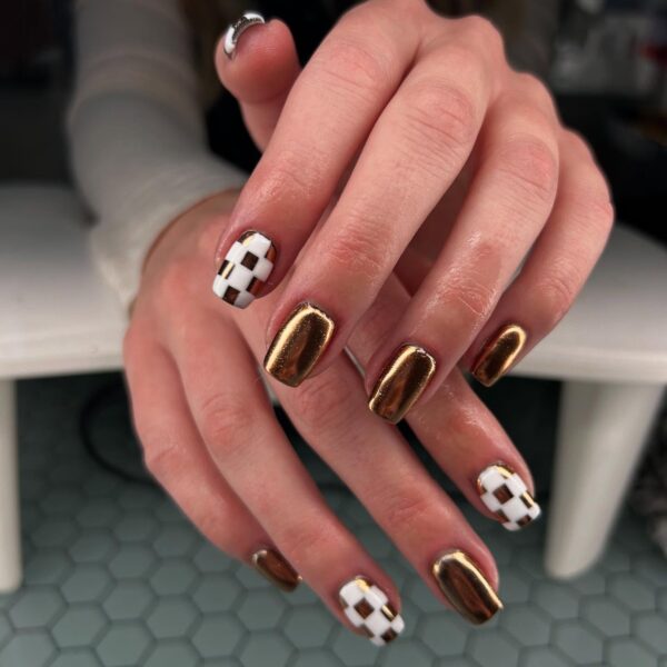 Chrome and checkerboard nails for fall