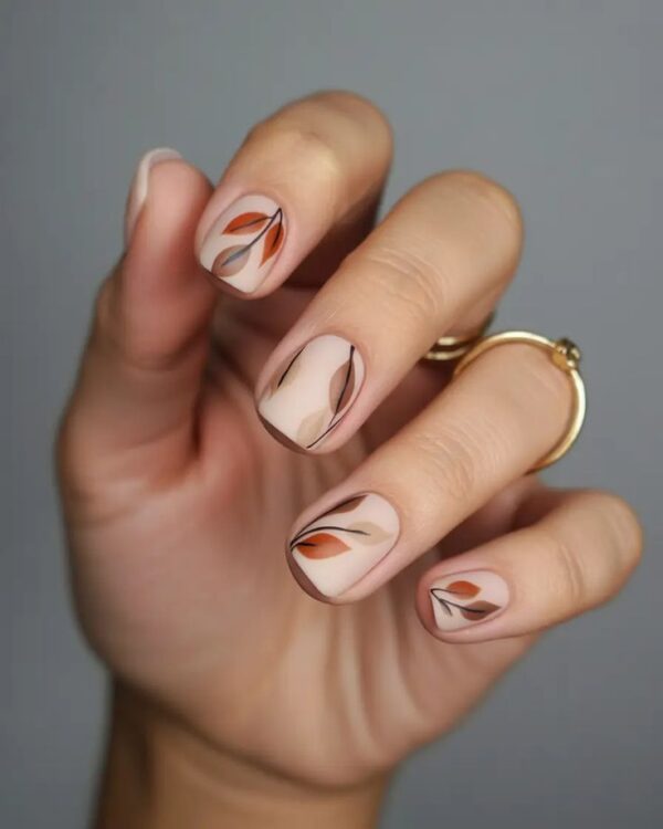 Short fall nails with minimal leaf design