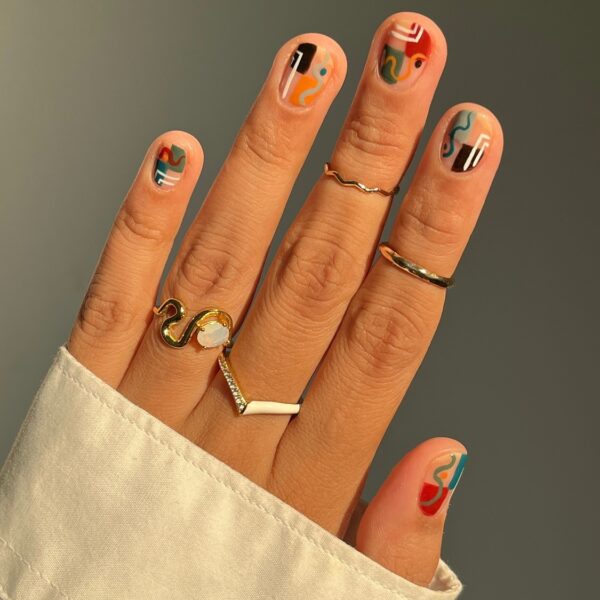 Short fall nails with geometric shapes